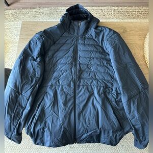 M NavyLulu Lemon Down For It All Hoodie
Condition: Worn 1 time